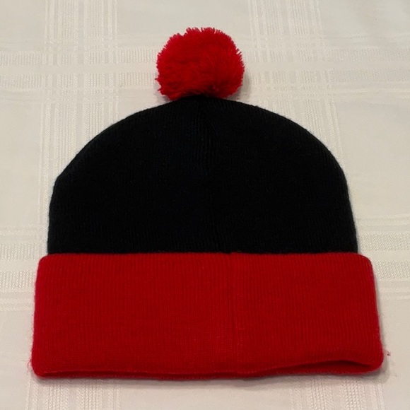 Disney Pooh Toboggan with Pom - Picture 2 of 3